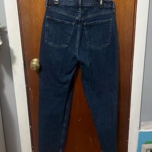 Old navy straight leg jeans in a size 2